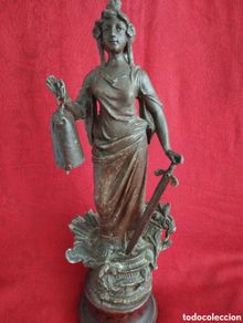 Arte: Antigua Figura Calamina.